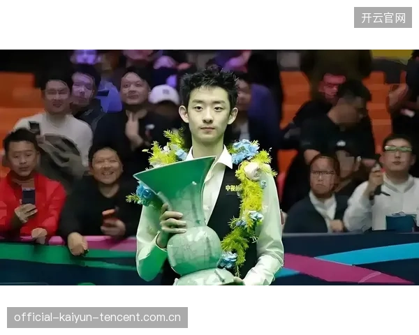 强势夺冠！吴宜泽深圳公开赛夺冠——中国羽毛球新星的爆发之旅